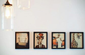 How Do You Choose the Right Wall Decor for a Small Room?
